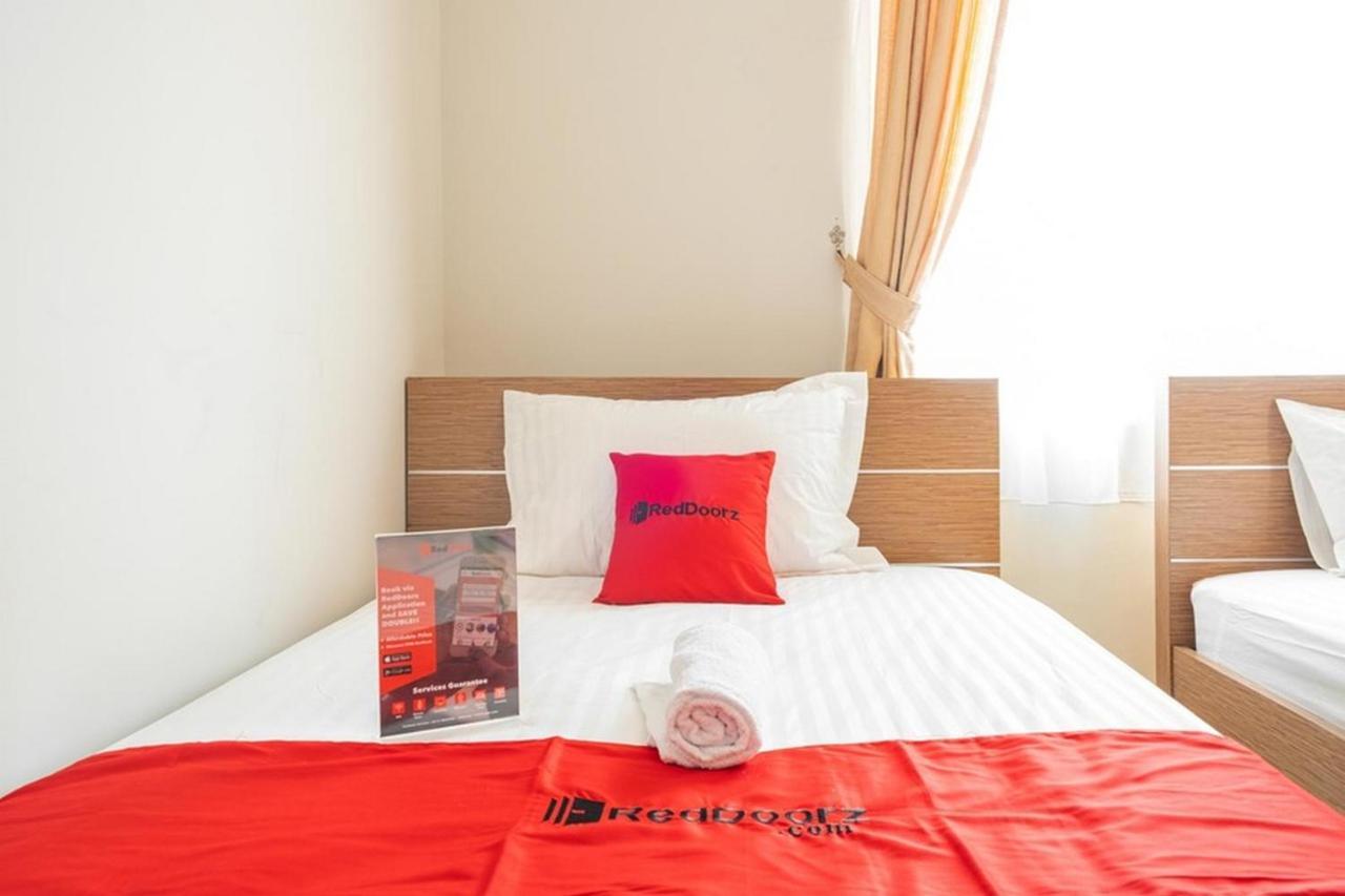 RedDoorz near Siloam Karawaci 3 Hotel Tangerang Bagian luar foto