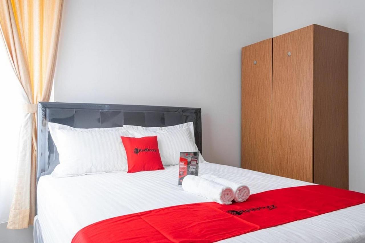 RedDoorz near Siloam Karawaci 3 Hotel Tangerang Bagian luar foto