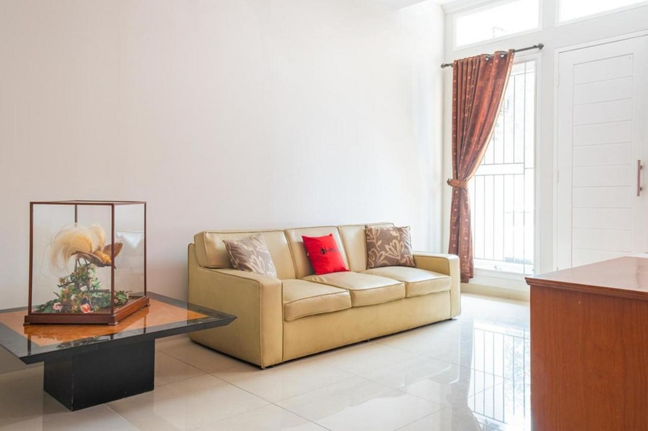 RedDoorz near Siloam Karawaci 3 Hotel Tangerang Bagian luar foto