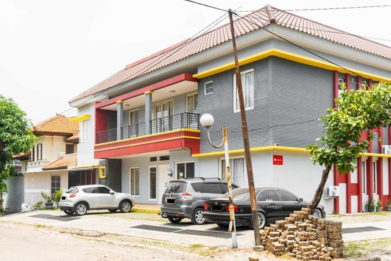 RedDoorz near Siloam Karawaci 3 Hotel Tangerang Bagian luar foto