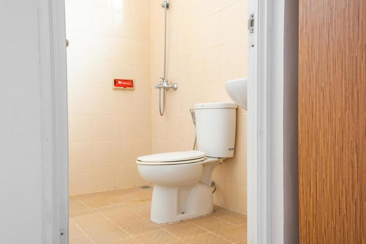 RedDoorz near Siloam Karawaci 3 Hotel Tangerang Bagian luar foto